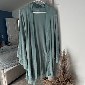 NWOT Victoria’s Secret robe